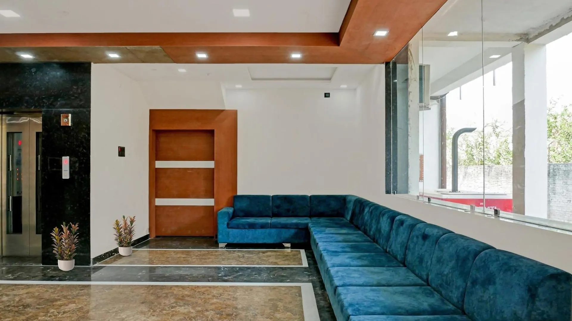 Collection O Hotel Shaurya Varanasi 3*,  India