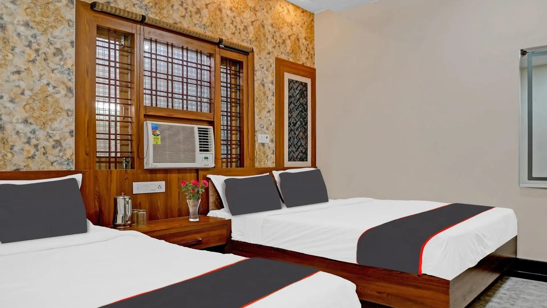 Collection O Hotel Shaurya Varanasi