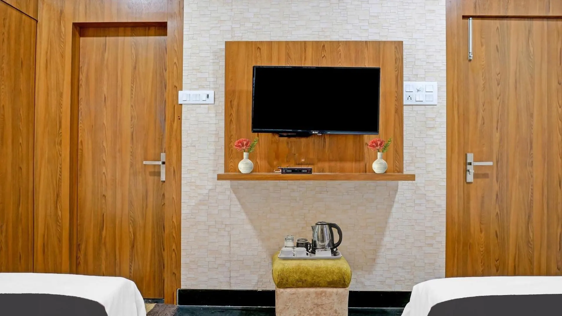 Collection O Hotel Shaurya Varanasi